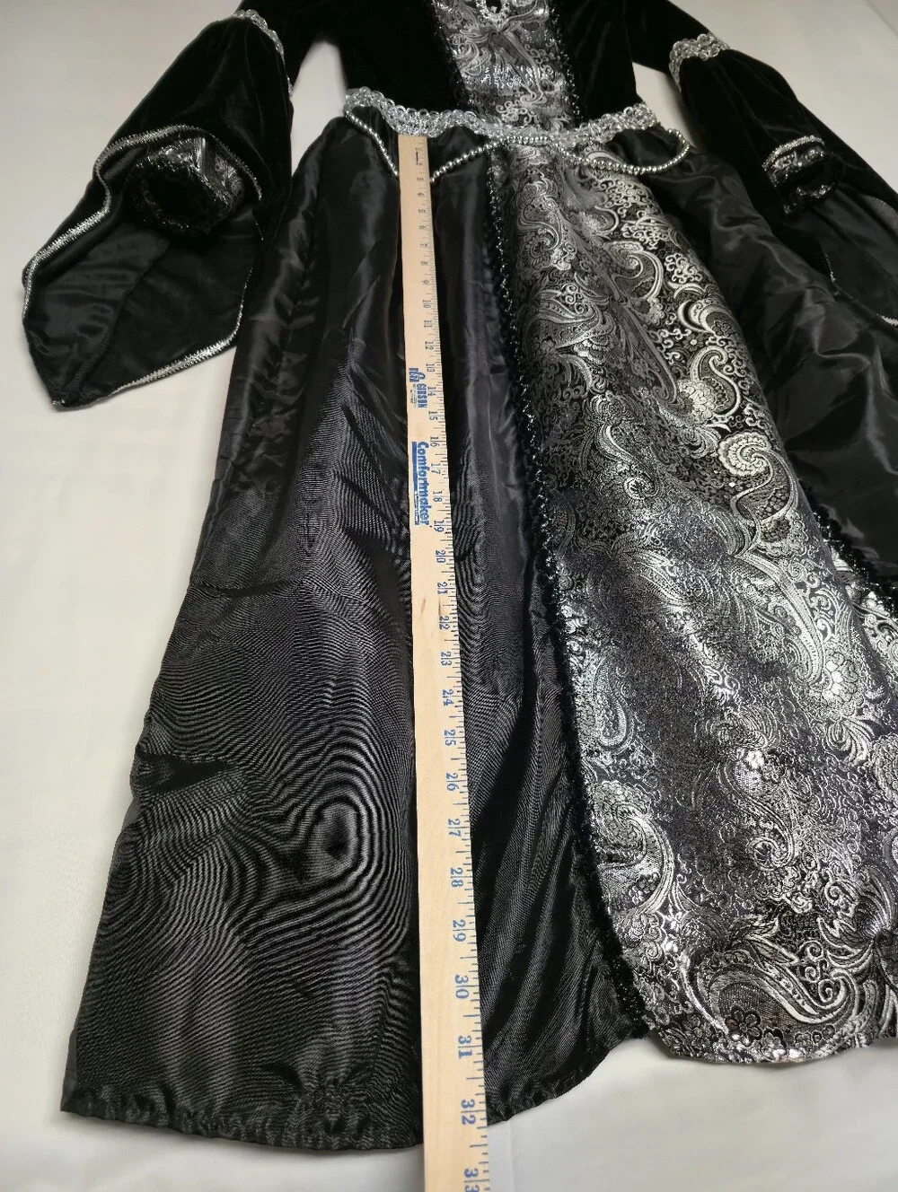 N/A elegant black